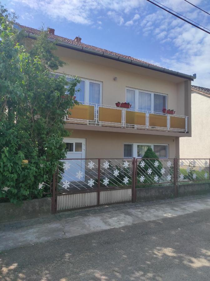 Kovacs Vendeghaz Apartment Hajduszoboszlo Ngoại thất bức ảnh